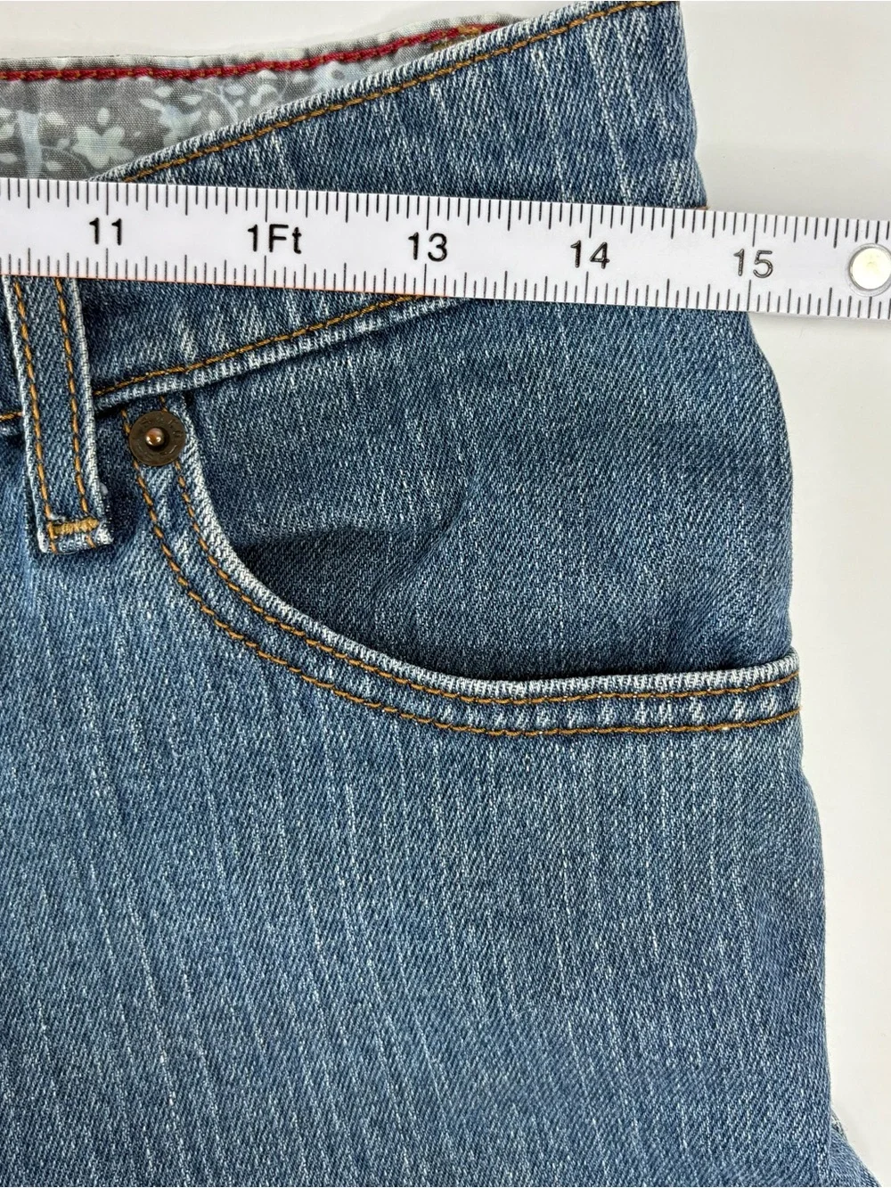 Levis 550 Relaxed Denim Jorts From the 2000s Medium Wash Coastal Mom Shorts